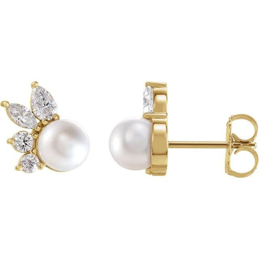 Aretes de oro amarillo con Perla Akoya y diamantes.