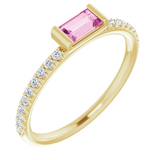 Anillo oriana de oro amarillo de 14k con zafiro rosa y diamantes
